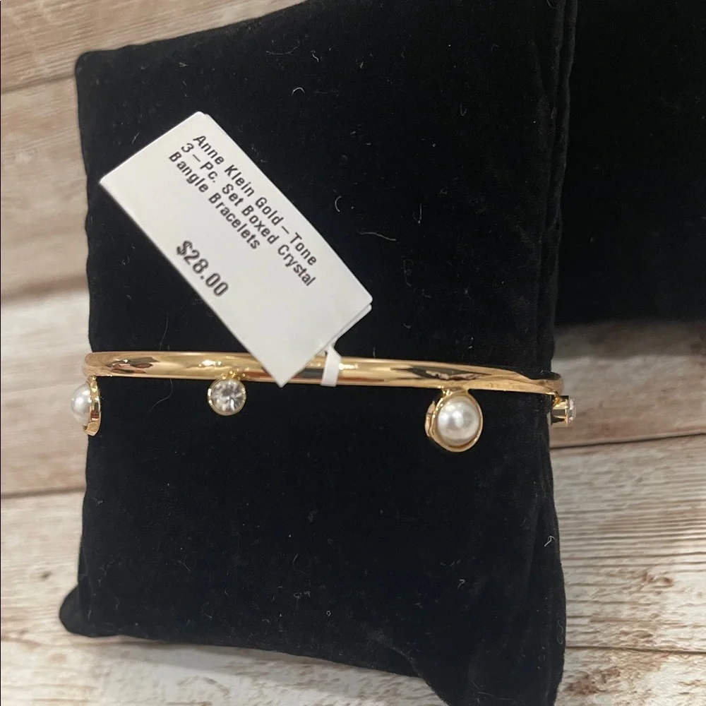 Anne‎ Klein Gold Bracelet with Pearl Charms Retails $28
